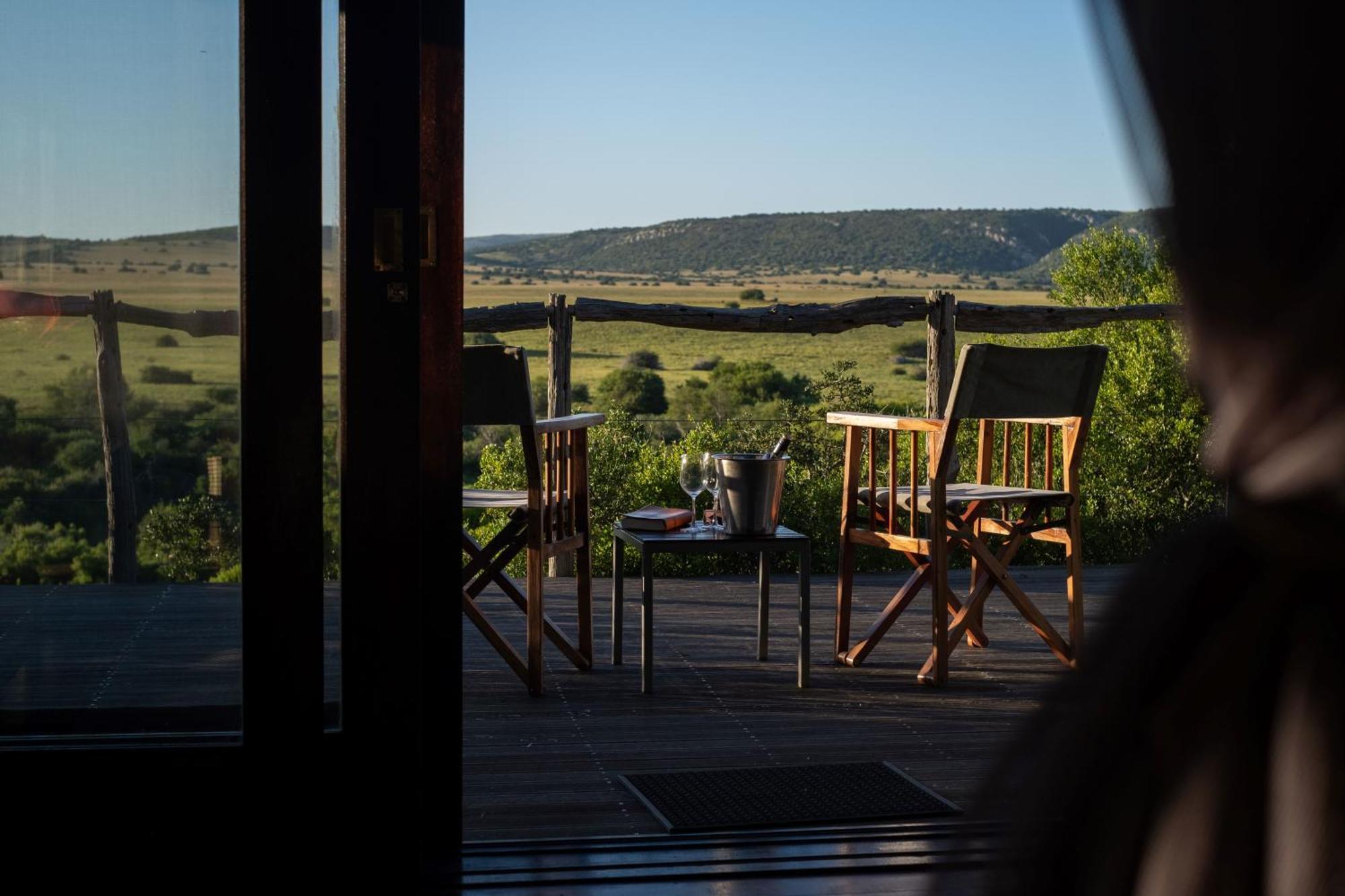Hillsnek Safari Camp - Amakhala Wildreservaat Buitenkant foto