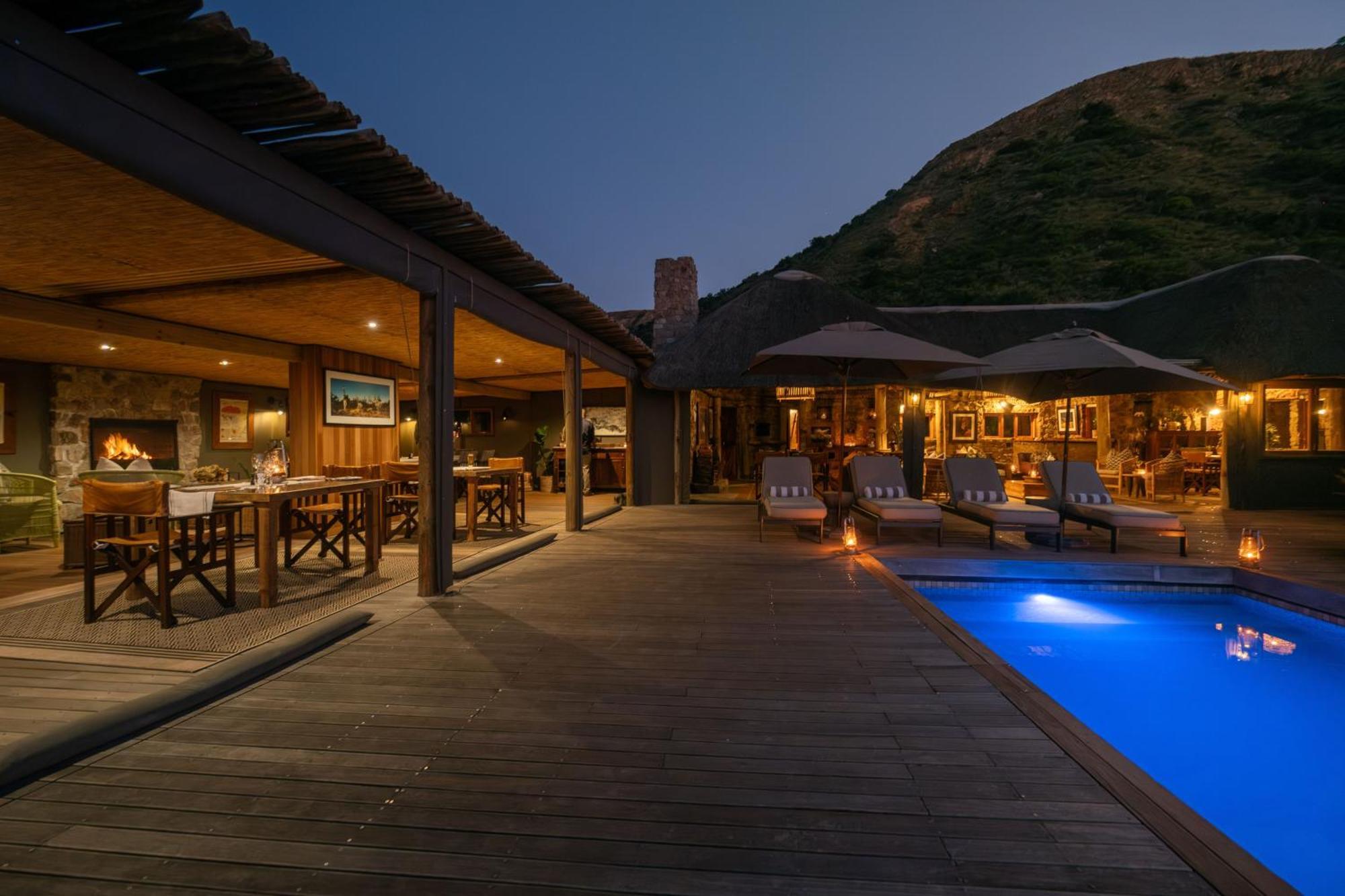 Hillsnek Safari Camp - Amakhala Wildreservaat Buitenkant foto