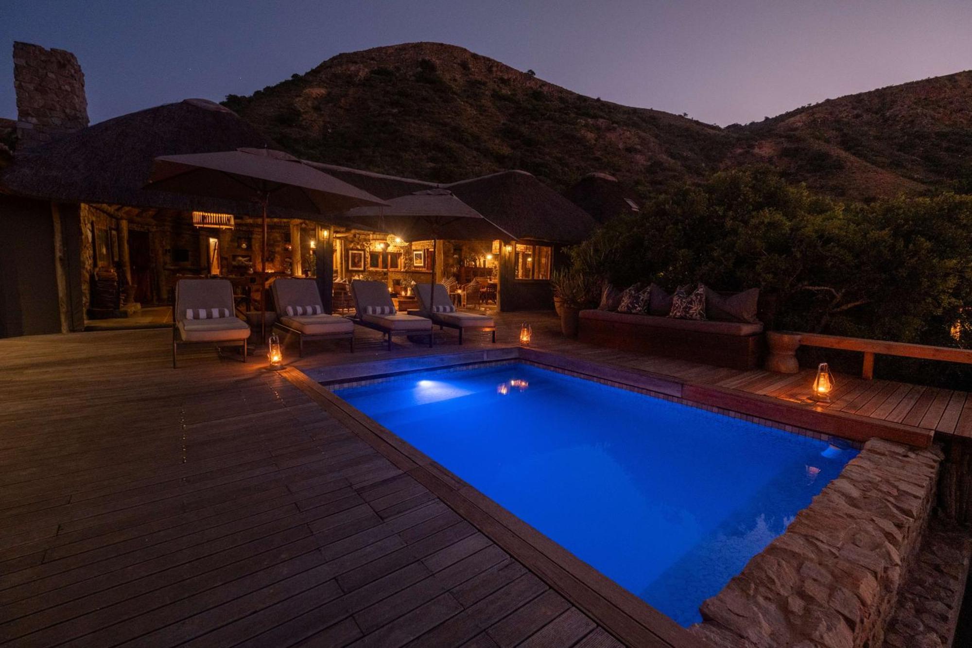 Hillsnek Safari Camp - Amakhala Wildreservaat Buitenkant foto