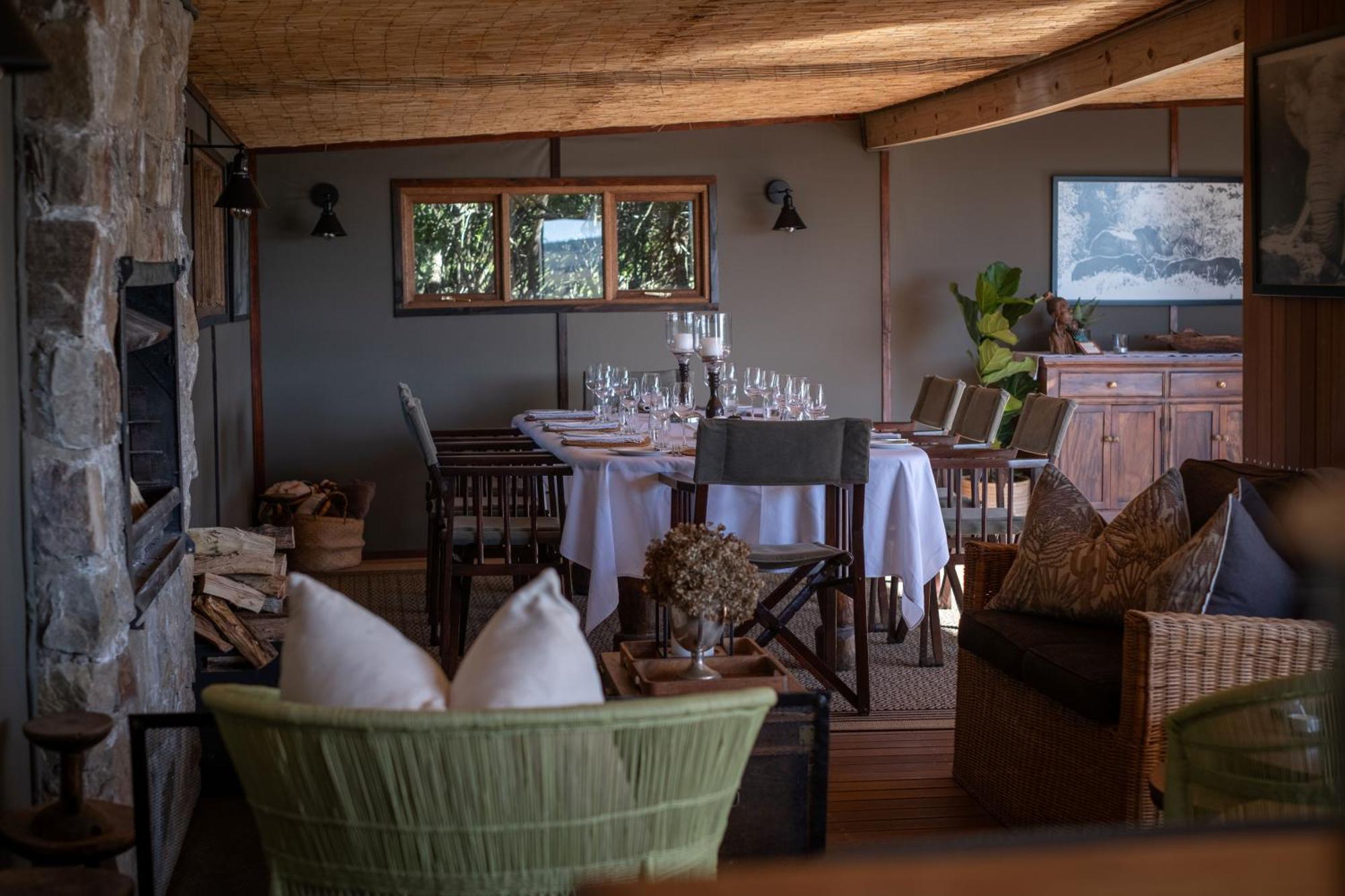 Hillsnek Safari Camp - Amakhala Wildreservaat Buitenkant foto