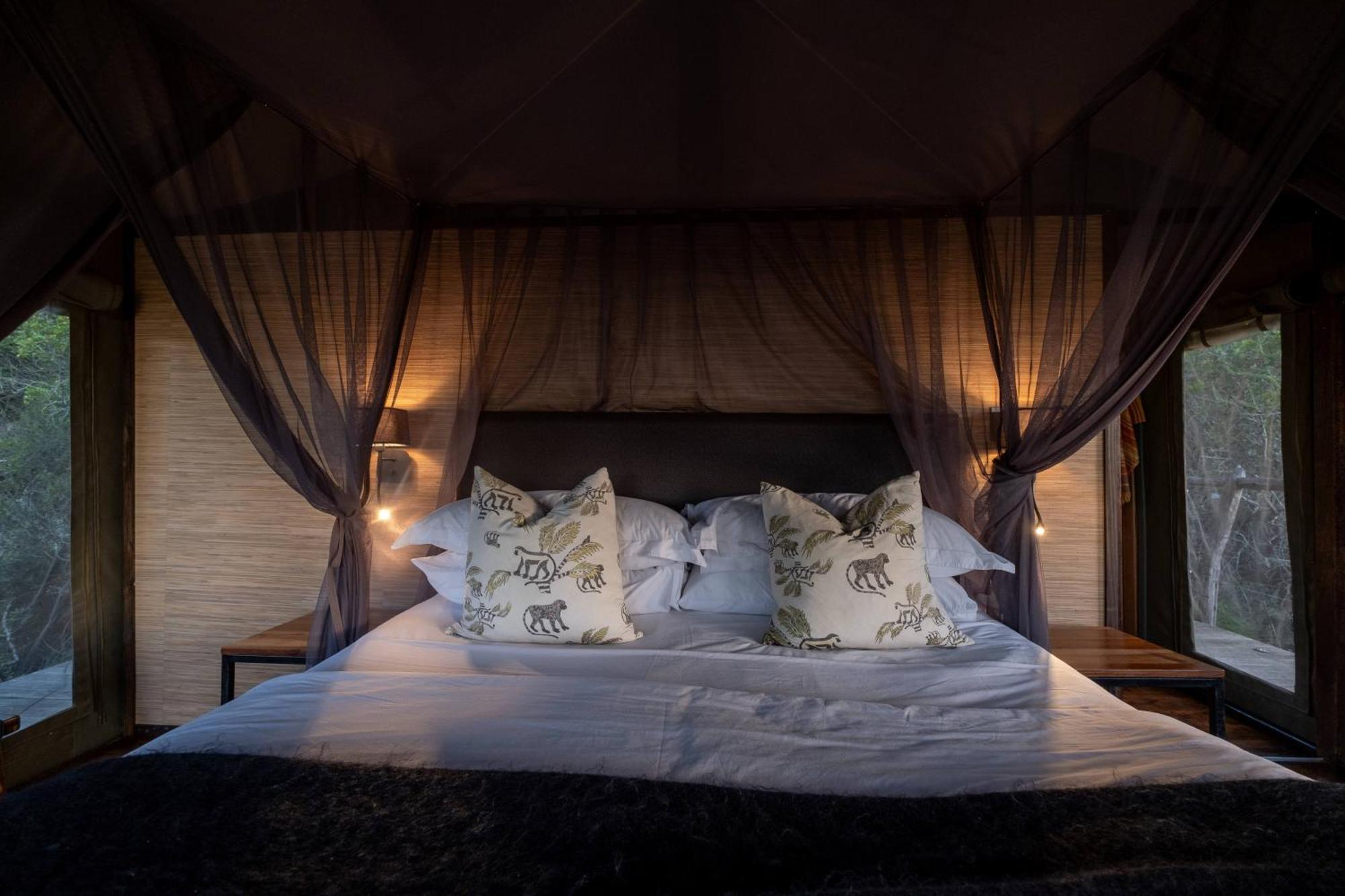 Hillsnek Safari Camp - Amakhala Wildreservaat Buitenkant foto