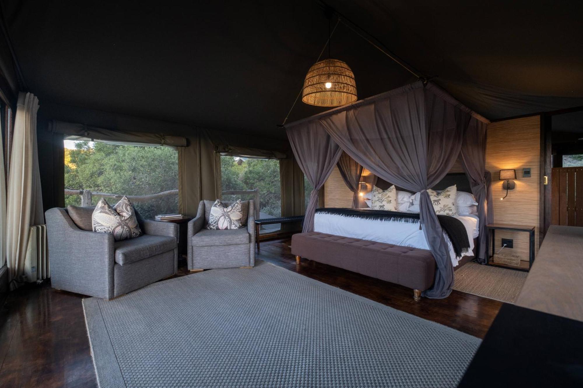 Hillsnek Safari Camp - Amakhala Wildreservaat Buitenkant foto